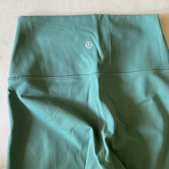 Lululemon cropped leggings - Picture 3 of 4